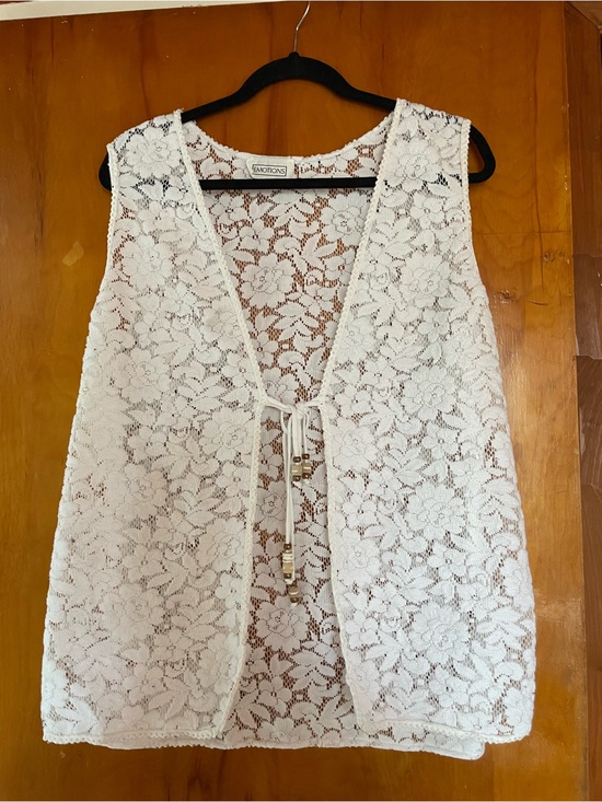 emotions Tops - White Lace Tie-Front No-Sleeve Vest
